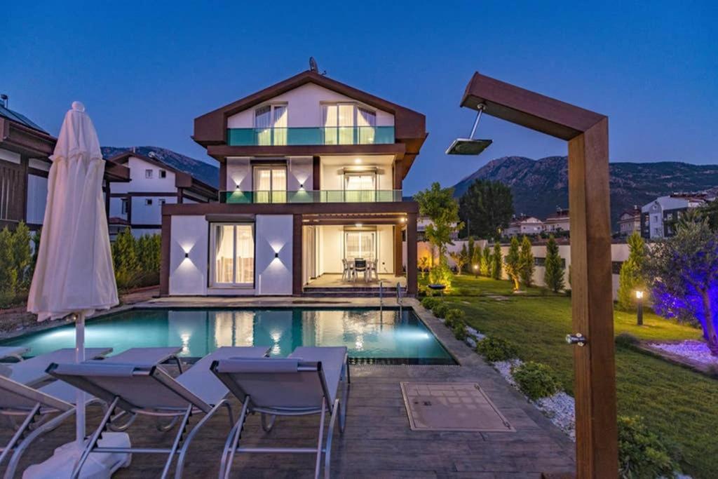 Bella- 4 Bedroom Holiday Villa In Oludeniz Фетие Екстериор снимка
