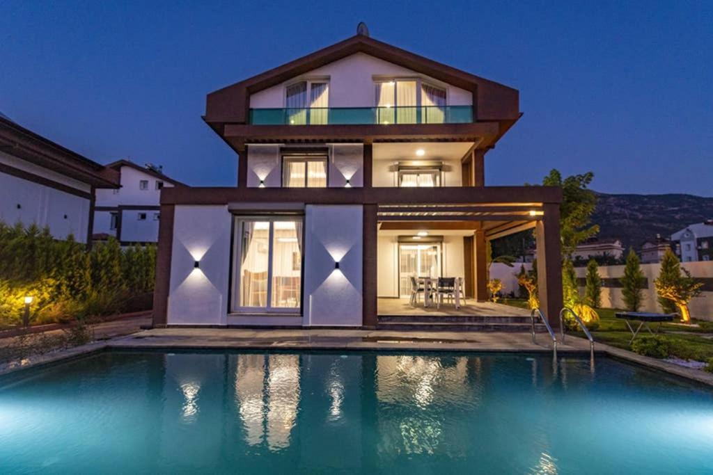 Bella- 4 Bedroom Holiday Villa In Oludeniz Фетие Екстериор снимка