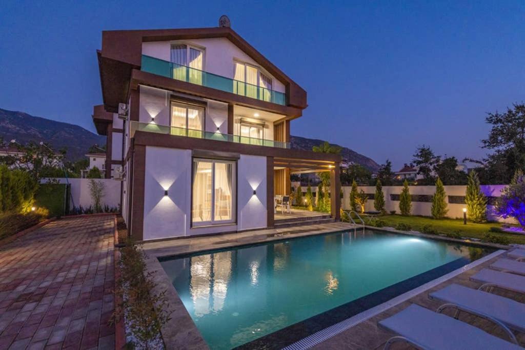 Bella- 4 Bedroom Holiday Villa In Oludeniz Фетие Екстериор снимка